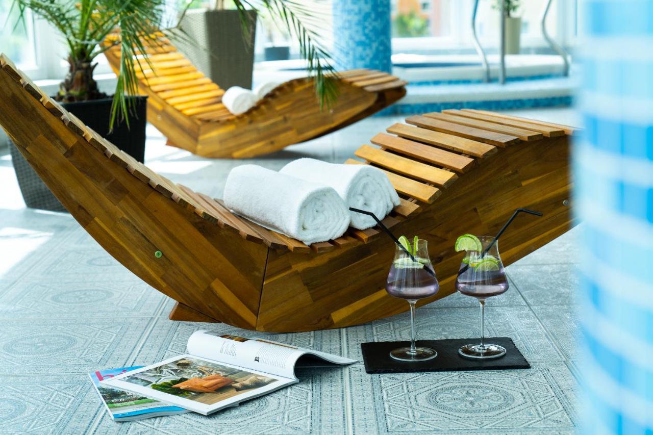 Hotel Kristaly Konferencia & Wellness Ajka Εξωτερικό φωτογραφία