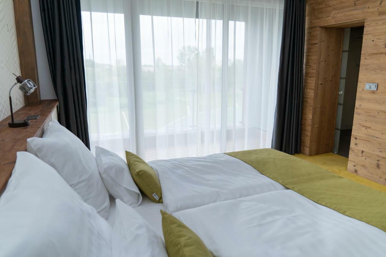 Hotel Kristaly Konferencia & Wellness Ajka Εξωτερικό φωτογραφία
